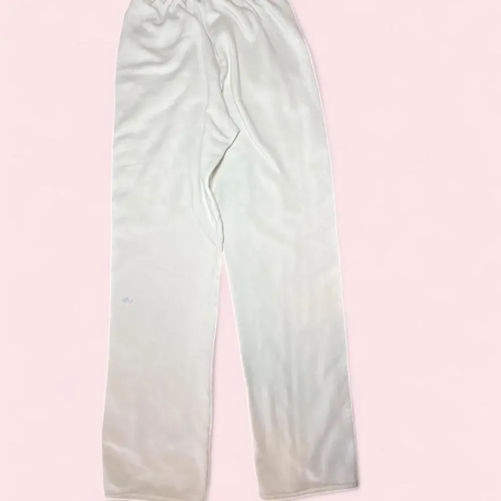 Alo Yoga size xxs white snap-away sweatpants athleisure sporty lounge pilates